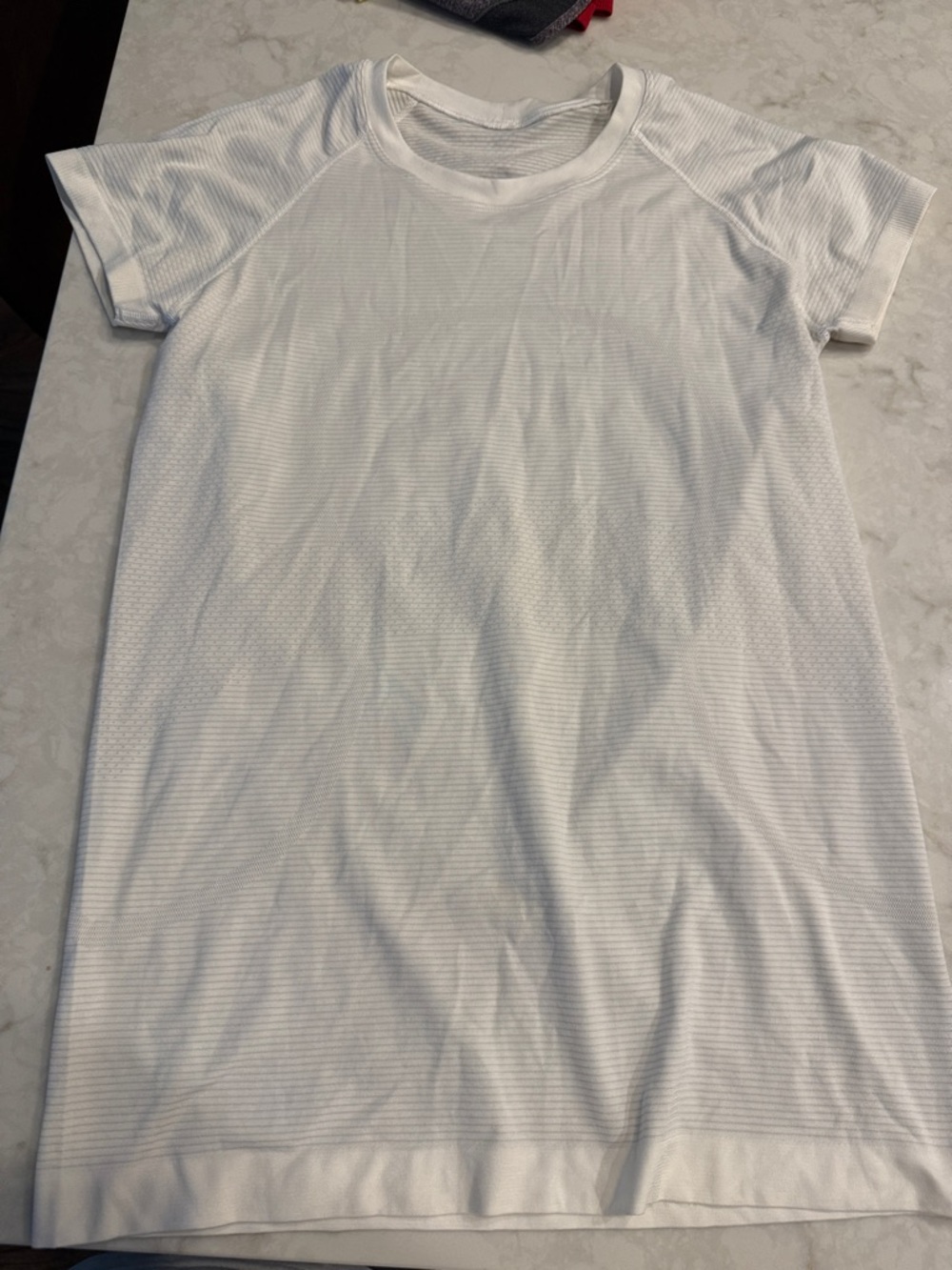 lululemon athletica White Short-Sleeve Performance Tee swiftly waist 6